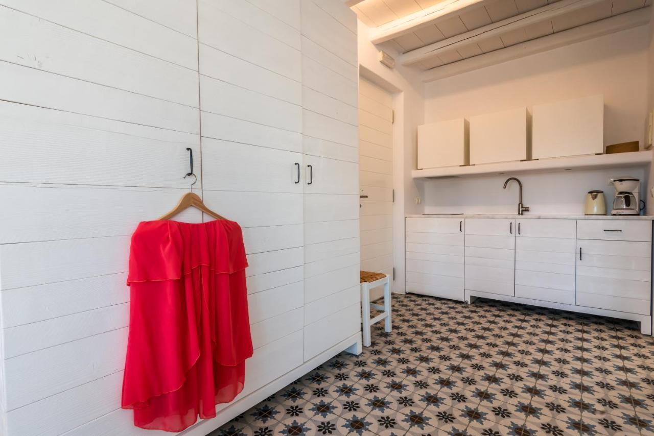 Milia Gi Suites Полония Екстериор снимка